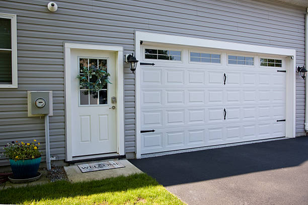 24/7 Emergency Garage Door Panel Replacement experts in Rutherford, NJ
